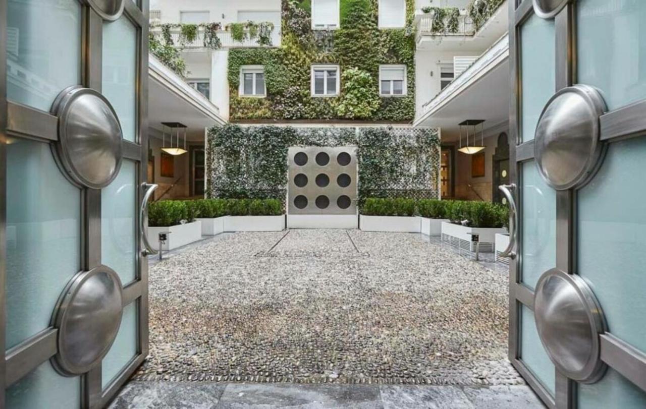 Palazzo Beltrade By Halldis Milán Exterior foto